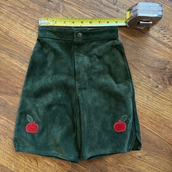 Green Lederhosen Shorts with Apple Design - Picture 5 of 8